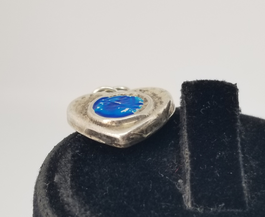 İÇİNDE DUASIYLA KALP FORMUNDA ANTİKA GÜMÜŞ CEVŞEN KOLYE