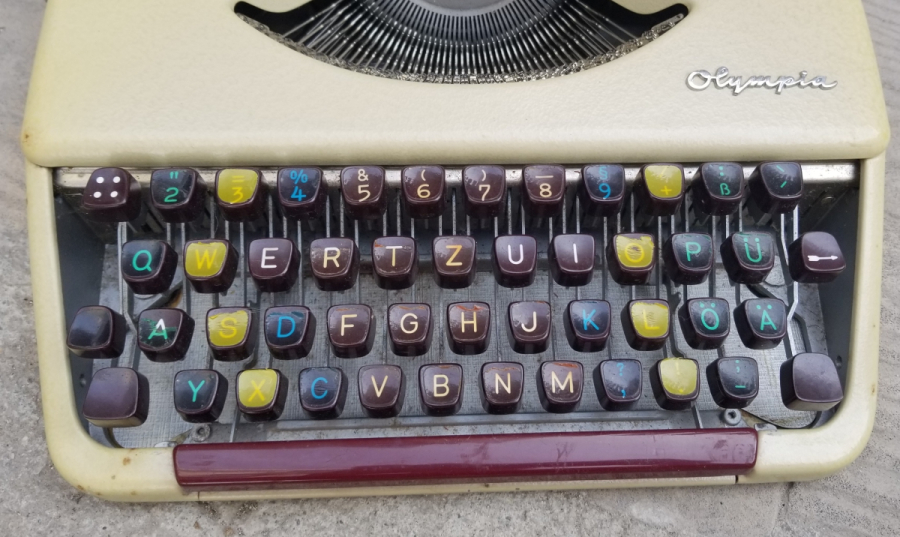 OLYMPIA MARKA ANTİKA DAKTİLO