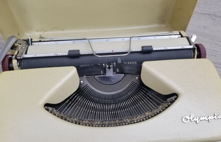 OLYMPIA MARKA ANTİKA DAKTİLO