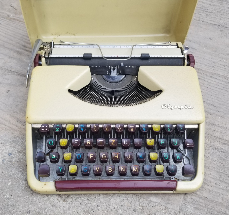 OLYMPIA MARKA ANTİKA DAKTİLO