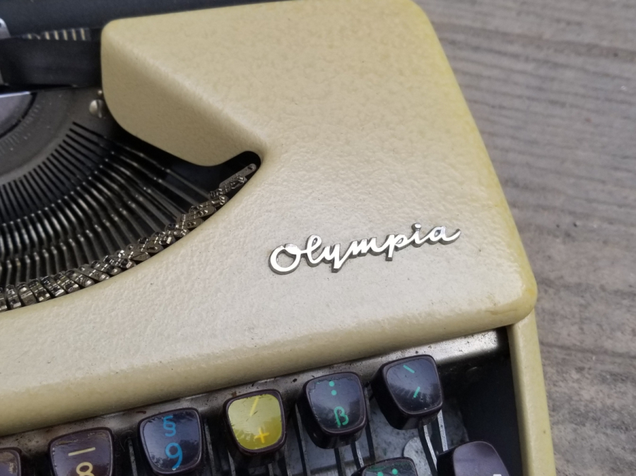 OLYMPIA MARKA ANTİKA DAKTİLO