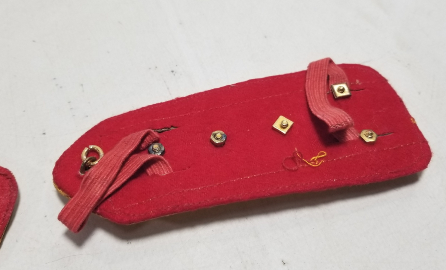 SIRMA İŞÇİLİKLİ ANTİKA ÇİFT SUBAY APOLETİ