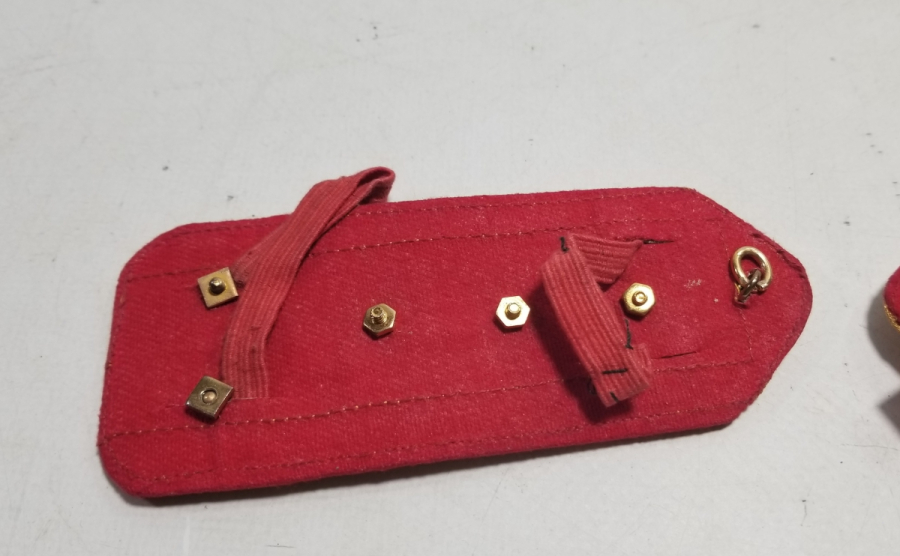 SIRMA İŞÇİLİKLİ ANTİKA ÇİFT SUBAY APOLETİ