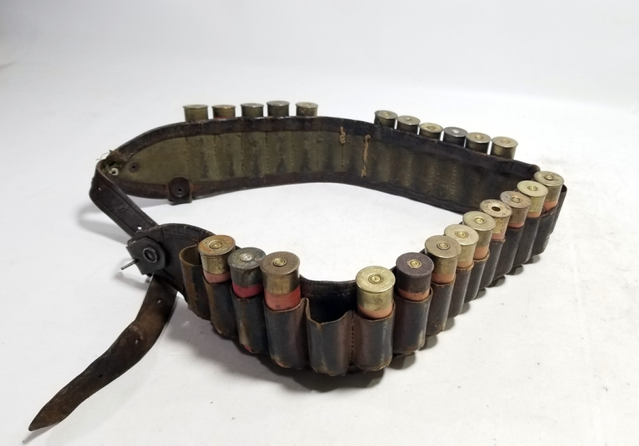 İÇİNDE BOŞ FİŞEKLER BULUNAN ANTİKA DERİ FİŞEKLİK - KÜTÜKLÜK