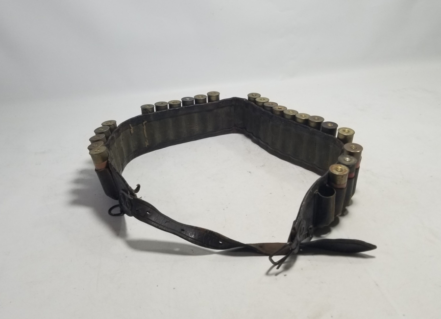 İÇİNDE BOŞ FİŞEKLER BULUNAN ANTİKA DERİ FİŞEKLİK - KÜTÜKLÜK