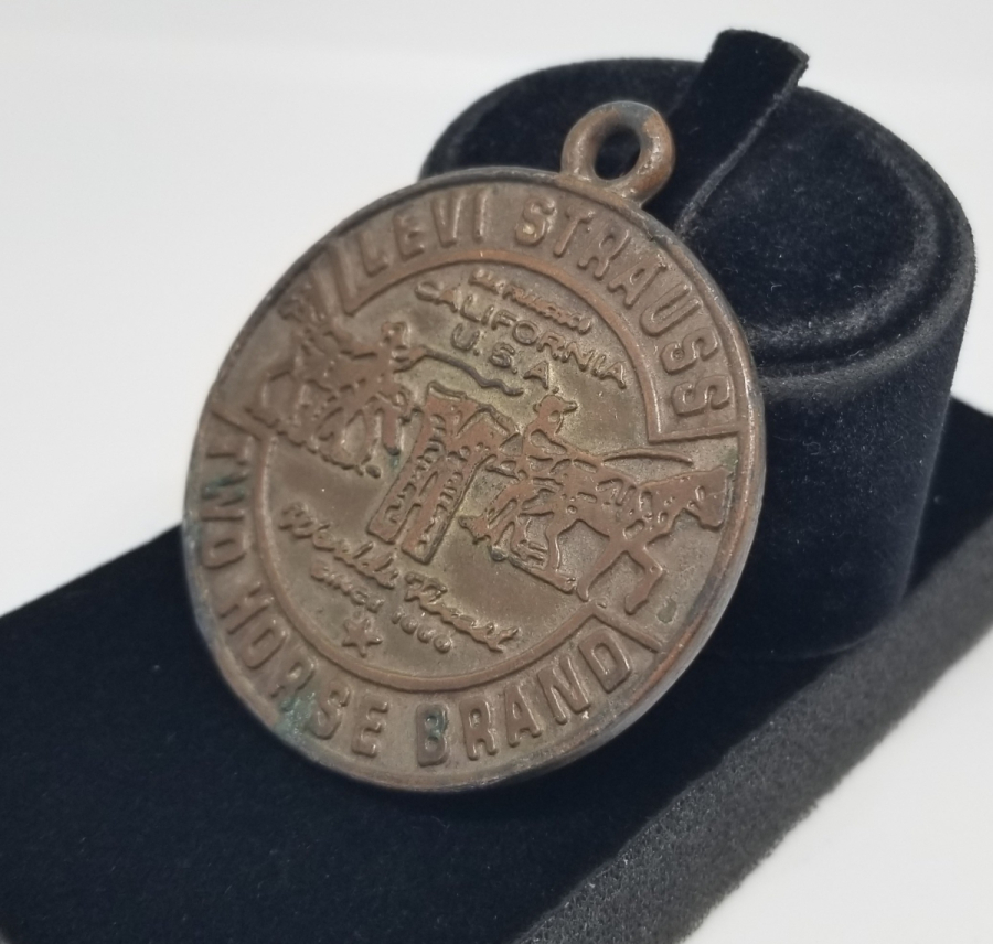 LEVIS HATIRA MADALYON