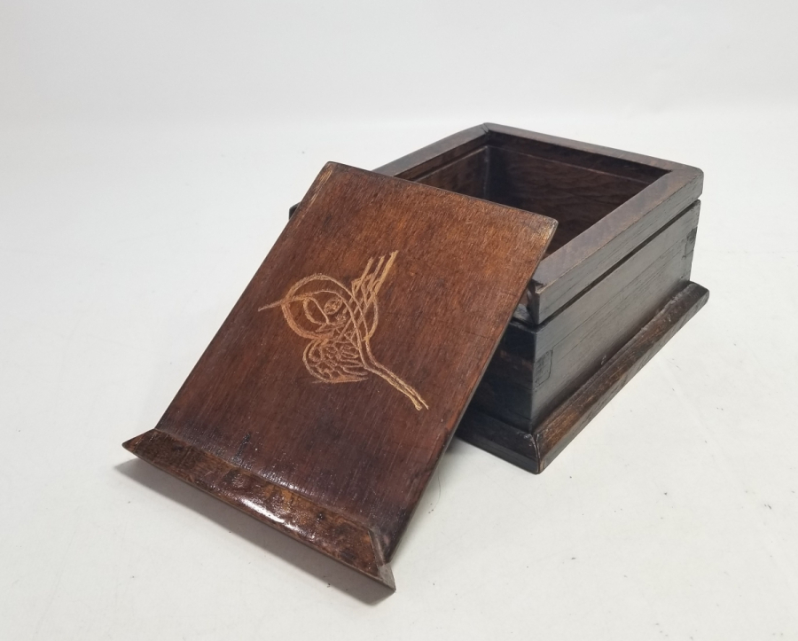 ÜZERİ TUĞRALI KIRLANGIÇ GEÇME İŞÇİLİKLİ OSMANLI DÖNEMİ KAHVE KUTUSU