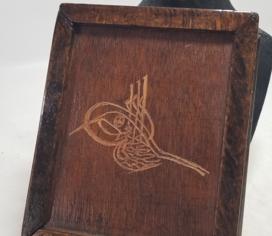 ÜZERİ TUĞRALI KIRLANGIÇ GEÇME İŞÇİLİKLİ OSMANLI DÖNEMİ KAHVE KUTUSU