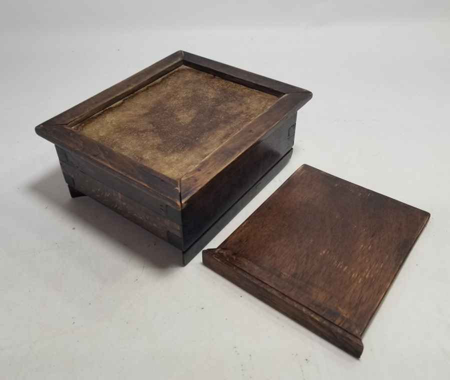 ÜZERİ TUĞRALI KIRLANGIÇ GEÇME İŞÇİLİKLİ OSMANLI DÖNEMİ KAHVE KUTUSU