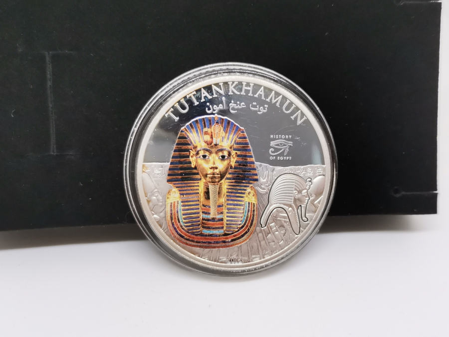 TUTANKHAMON VE 2. ELİZABETH GÖRSELLİ GÜMÜŞ KAPLAMA HATIRA 1 DOLAR