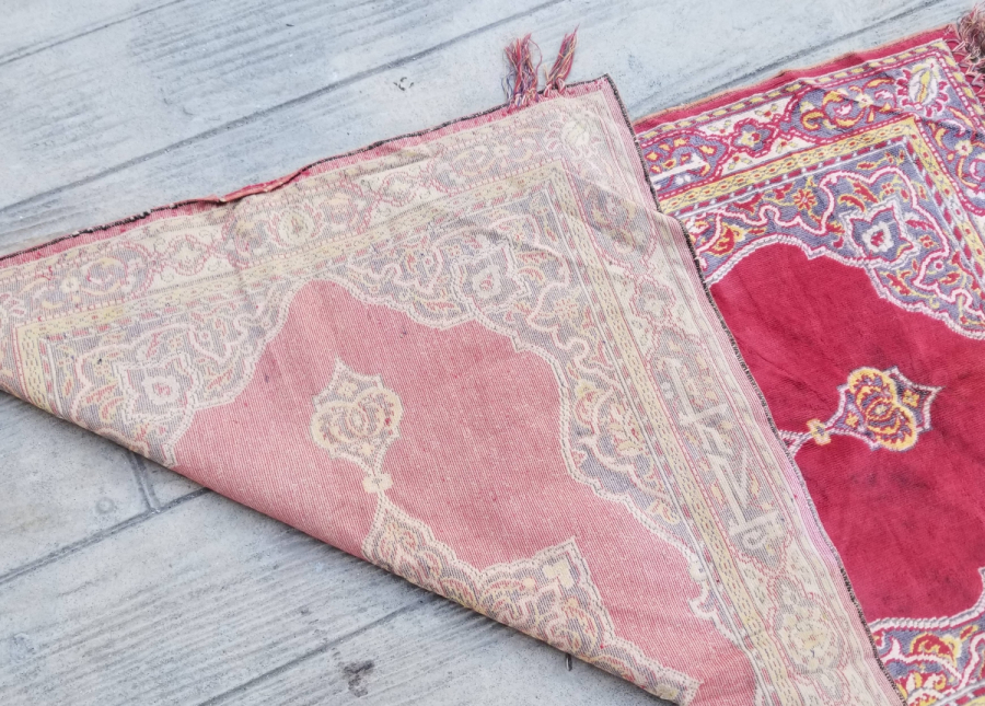 OSMANLI DÖNEMİ NADİR TİPTE ÜZERİ KUFİ YAZILI DUVAR HALISI