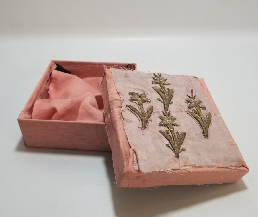 SIRMA İŞÇİLİKLİ EL YAPIMI ANTİKA KUTU