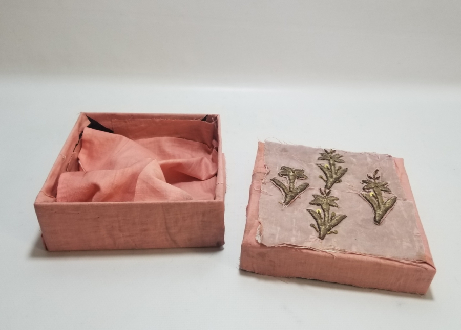 SIRMA İŞÇİLİKLİ EL YAPIMI ANTİKA KUTU