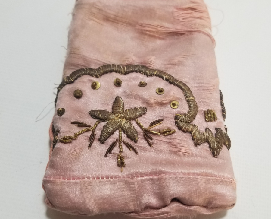 SIRMA İŞÇİLİKLİ OSMANLI KUMAŞTAN YAPILMIŞ KESE