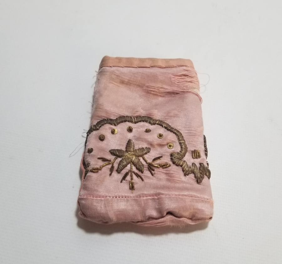 SIRMA İŞÇİLİKLİ OSMANLI KUMAŞTAN YAPILMIŞ KESE