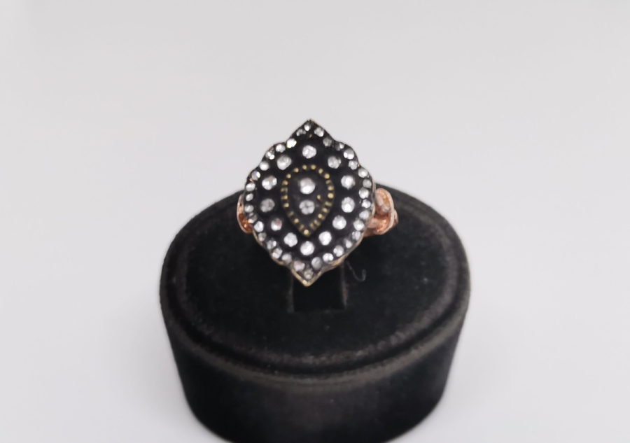 ÖZEL YAPIM ELMAS TAŞLI YÜZÜK