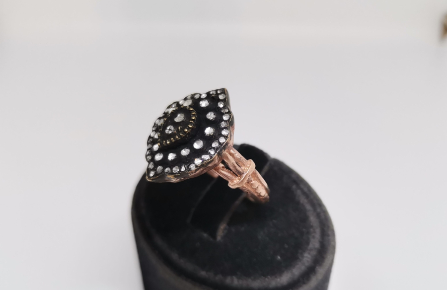 ÖZEL YAPIM ELMAS TAŞLI YÜZÜK