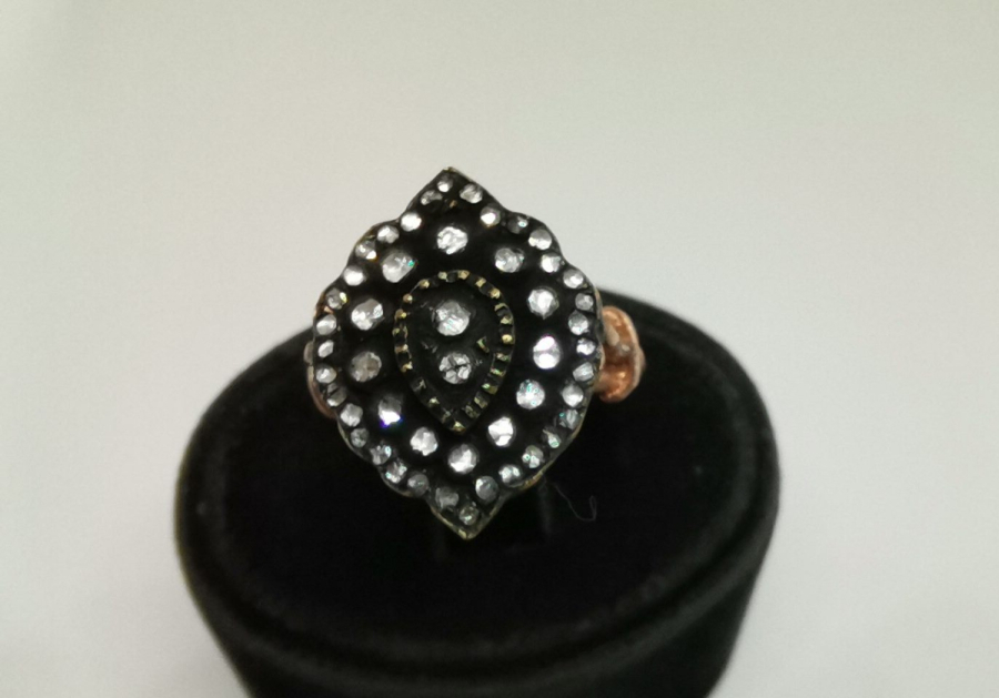 ÖZEL YAPIM ELMAS TAŞLI YÜZÜK