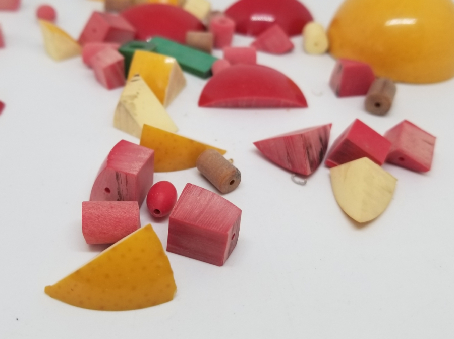 KESİLMİŞ ANTİKA KATALİN BİLARDO TOPU PARÇALARI