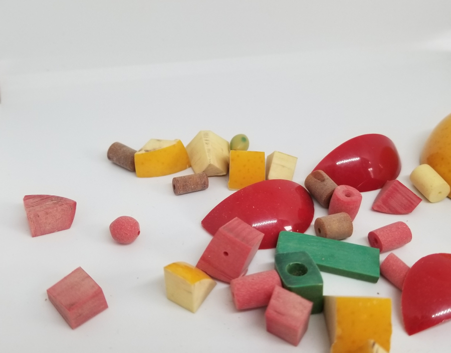 KESİLMİŞ ANTİKA KATALİN BİLARDO TOPU PARÇALARI