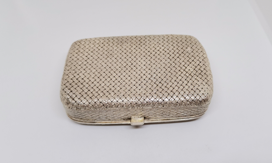 ÜZERİ ALTIN İNSİYALLİ ANTİKA GÜMÜŞ SİGARA TABAKASI