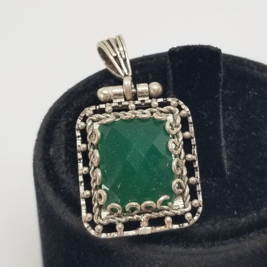 ZÜMRÜT TAŞLI GÜMÜŞ KOLYE UCU