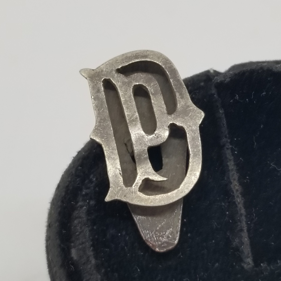 EL YAPIMI ANTİKA GÜMÜŞ POSTACI ROZETİ