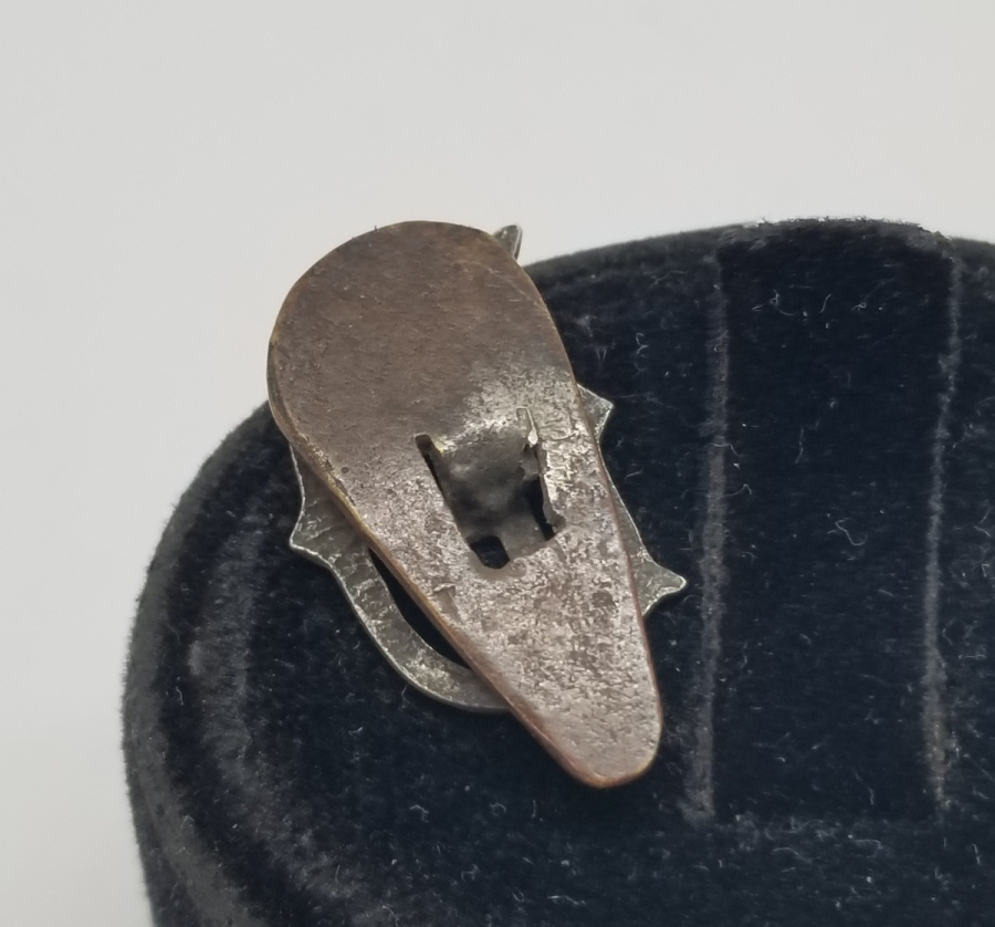 EL YAPIMI ANTİKA GÜMÜŞ POSTACI ROZETİ