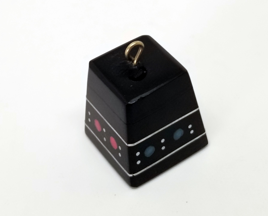 KABE İ ŞERİF FORMUNDA YAPILMIŞ OSMANLI DÖNEMİ BÜYÜK BOY OLTU TAŞI KOLYE UCU