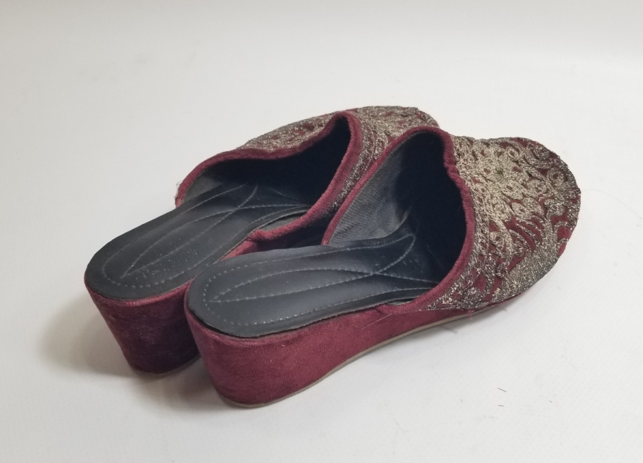 SIRMA İŞÇİLİKLİ ANTİKA GELİN TERLİĞİ