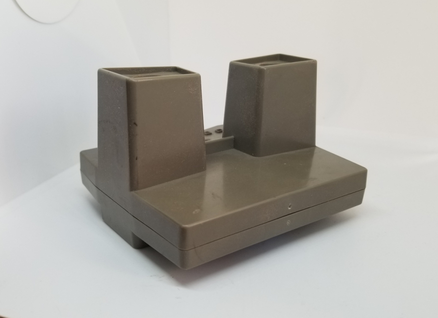 İÇİNDE HACDAN KARELER BULUNAN ANTİKA FİLM MAKİNESİ