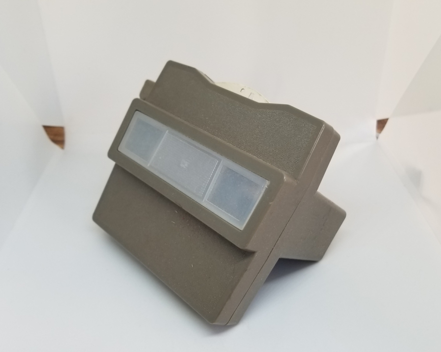 İÇİNDE HACDAN KARELER BULUNAN ANTİKA FİLM MAKİNESİ