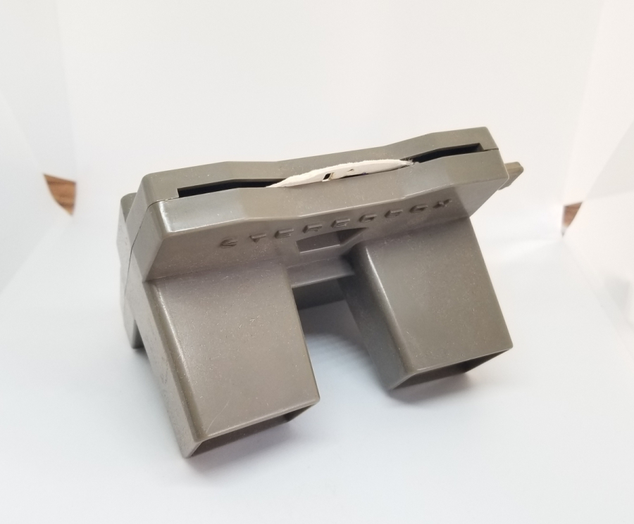 İÇİNDE HACDAN KARELER BULUNAN ANTİKA FİLM MAKİNESİ