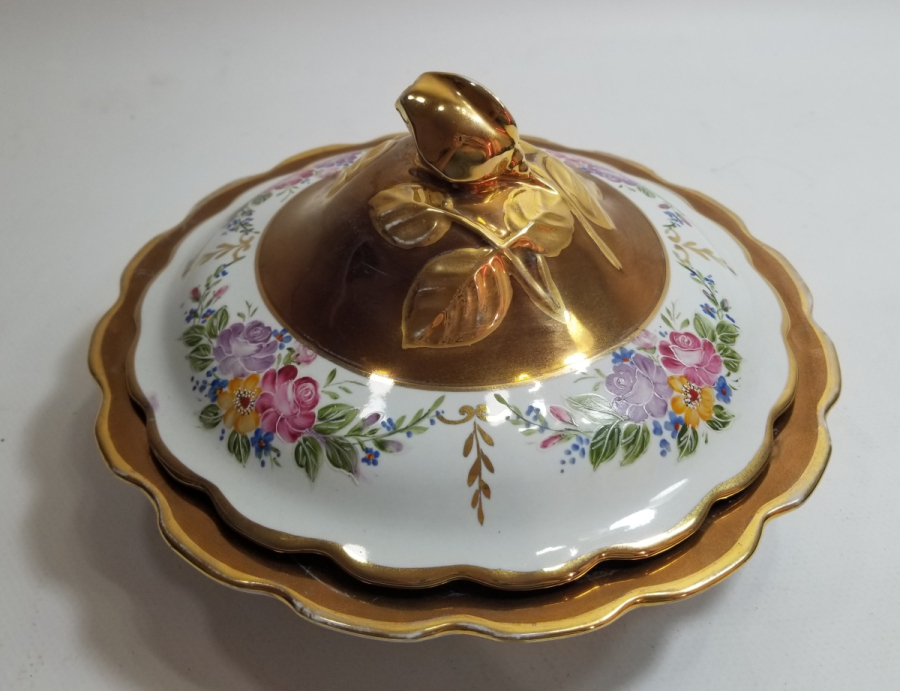 OSMANLI DÖNEMİ EL BOYAMA İŞÇİLİKLİ VE ALTIN VARAKLI NADİR KAPAKLI PORSELEN KASE - YEMİŞLİK