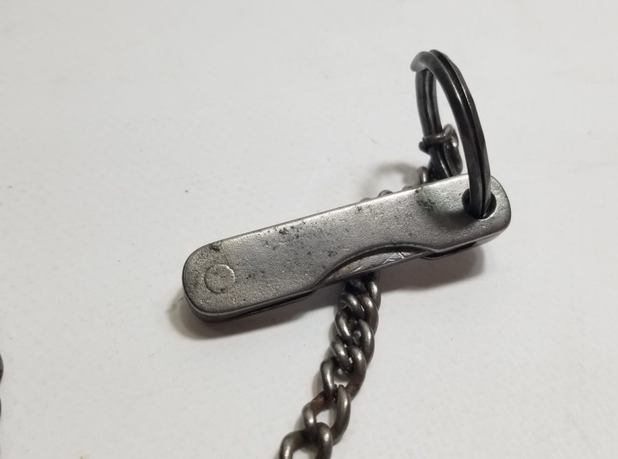 ORİJİNAL ZİNCİRİYLE ANTİKA METAL EL ALETİ