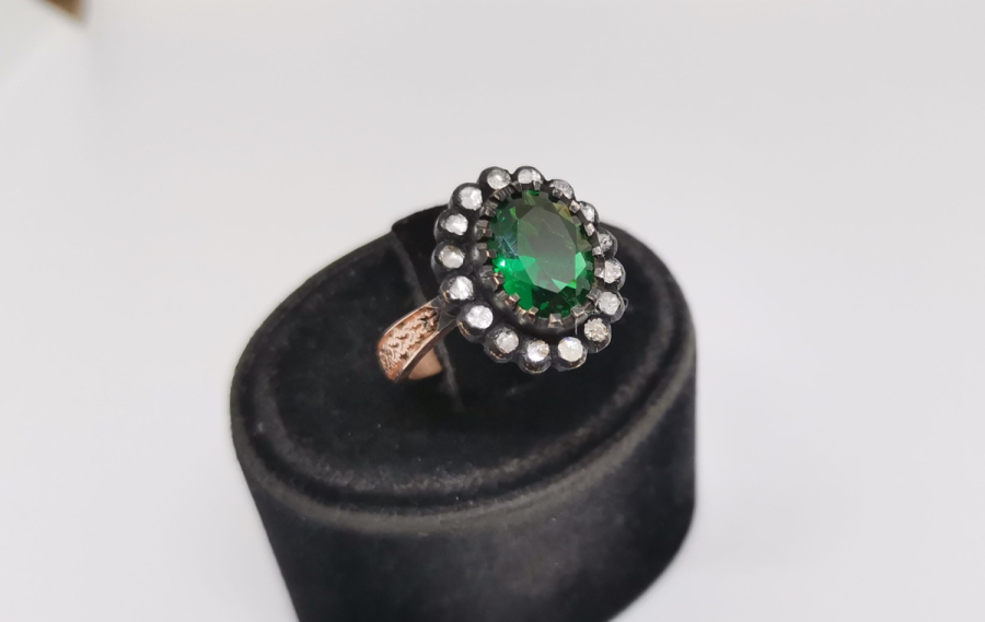 ELMAS VE ZÜMRÜT TAŞLI ÖZEL YAPIM YÜZÜK