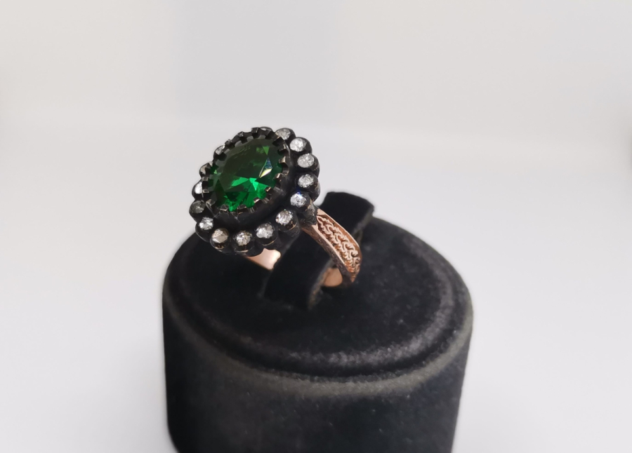 ELMAS VE ZÜMRÜT TAŞLI ÖZEL YAPIM YÜZÜK