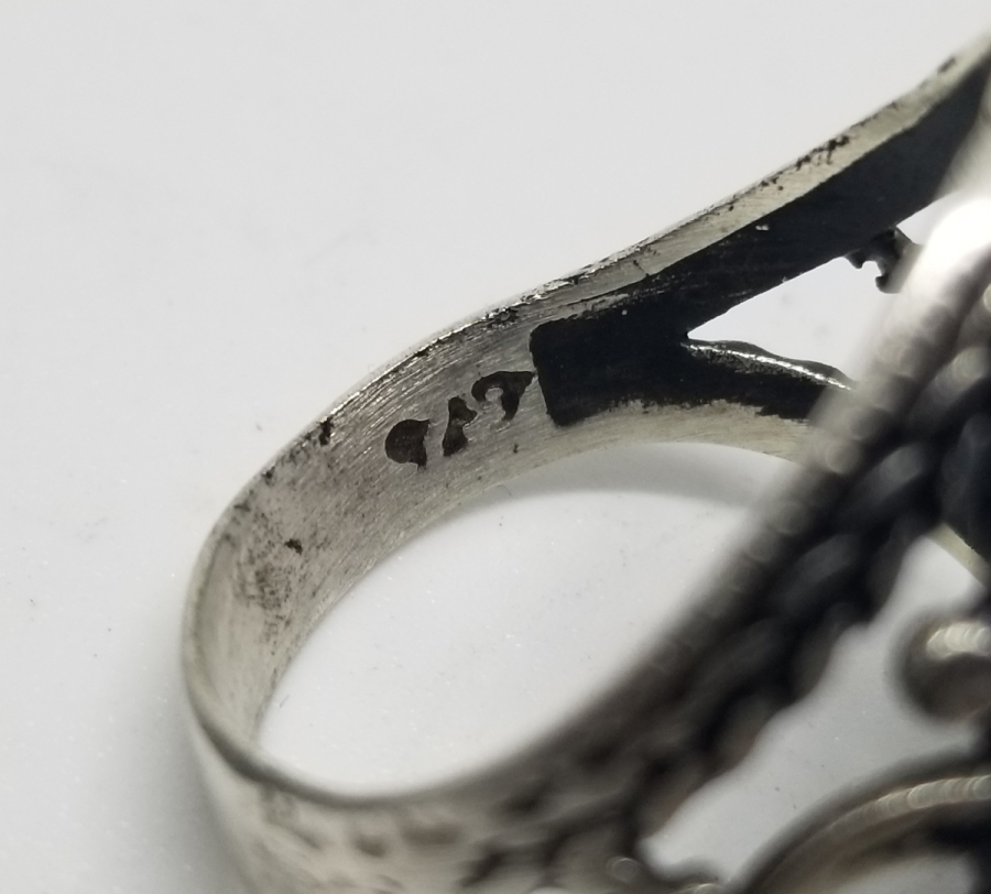 FASETA KESİM TAŞLI GÜMÜŞ YÜZÜK