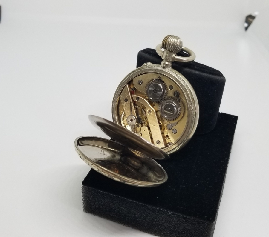 ARKA KAPAĞI AT FİGÜRLÜ ÇALIŞIR DURUMDA ANTİKA CEP SAATİ