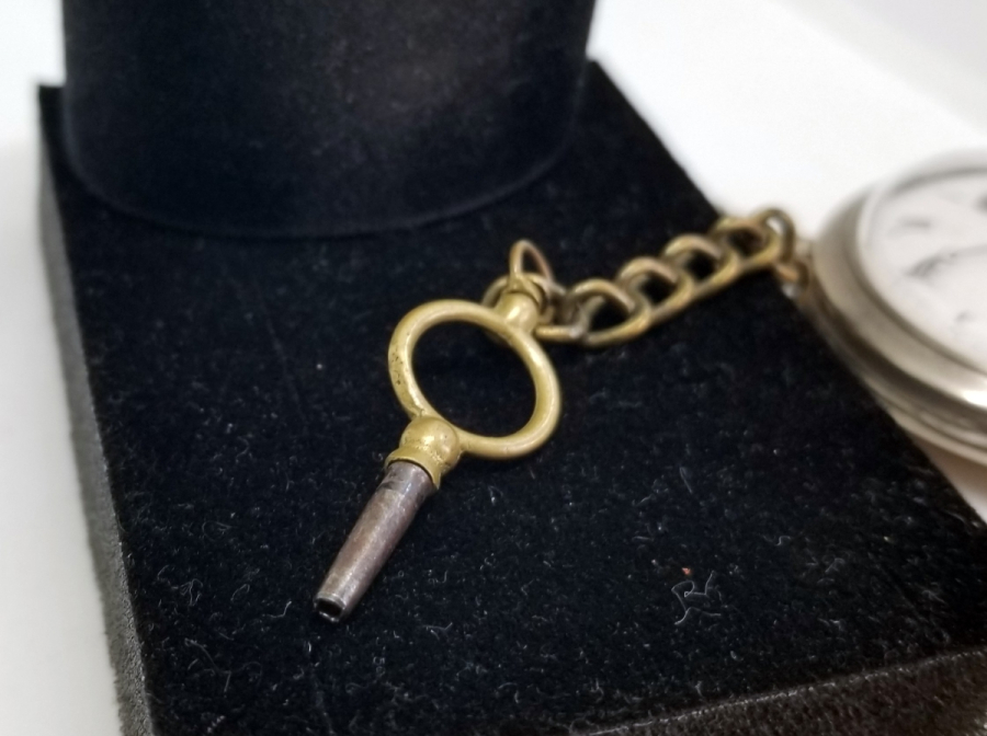 NADİR TİPTE GÜMÜŞ KASA ÖNDEN KURMALI ÖZEL YAPIM PRIOR CEP SAATİ