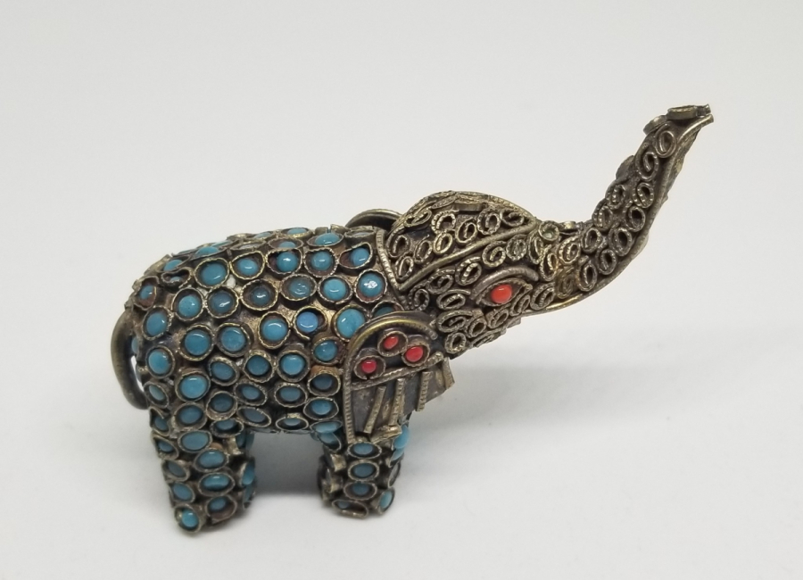 ÜZERİ MERCAN VE TURKUAZ TAŞLARIYLA BEZELİ EL YAPIMI UZAK DOĞU FİL FİGÜRÜ