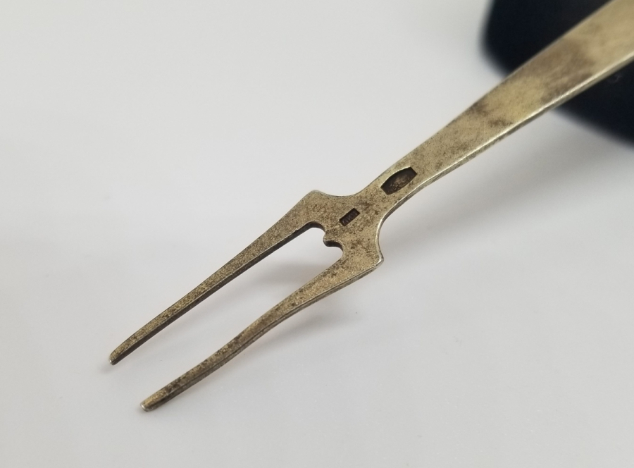 ORAK ÇEKİÇ DAMGALI ANTİKA MİNELİ RUS GÜMÜŞ PEYNİR ÇATALI