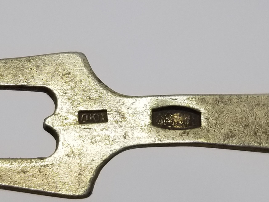 ORAK ÇEKİÇ DAMGALI ANTİKA MİNELİ RUS GÜMÜŞ PEYNİR ÇATALI