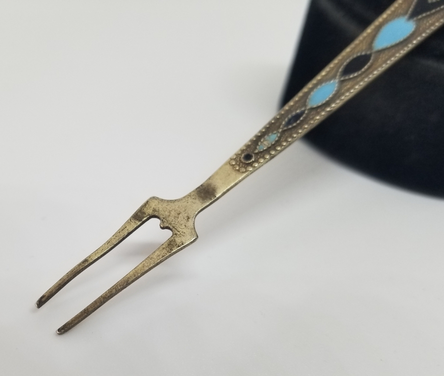 ORAK ÇEKİÇ DAMGALI ANTİKA MİNELİ RUS GÜMÜŞ PEYNİR ÇATALI