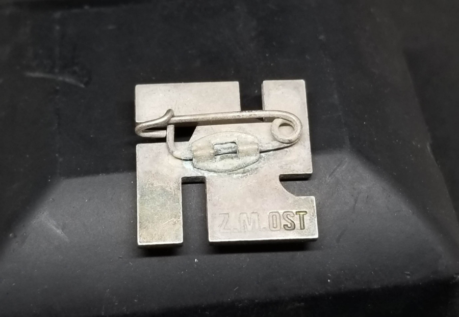 2. DÜNYA SAVAŞI DÖNEMİ NAZİ SUBAY ROZETİ