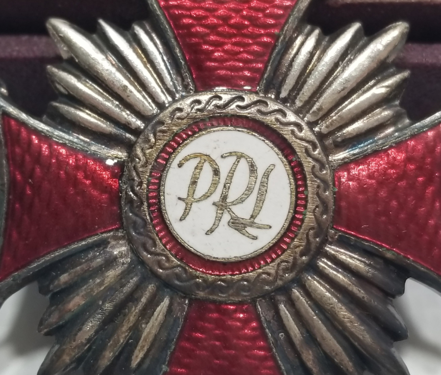 ORİJİNAL KUTUSUNDA ASKI VE KURDELASIYLA ÇOK NADİR MİNELİ GÜMÜŞ POLONYA DEVLET NİŞANI