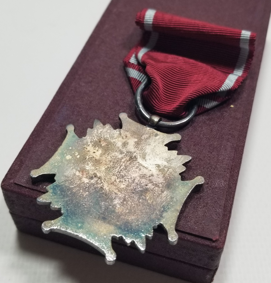 ORİJİNAL KUTUSUNDA ASKI VE KURDELASIYLA ÇOK NADİR MİNELİ GÜMÜŞ POLONYA DEVLET NİŞANI