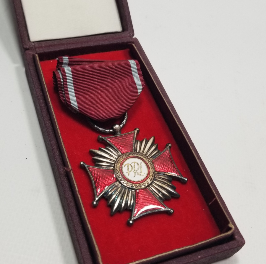 ORİJİNAL KUTUSUNDA ASKI VE KURDELASIYLA ÇOK NADİR MİNELİ GÜMÜŞ POLONYA DEVLET NİŞANI