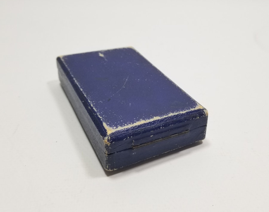 ORİJİNAL KUTUSUNDA ANTİKA BELÇİKA EMEK NİŞANI