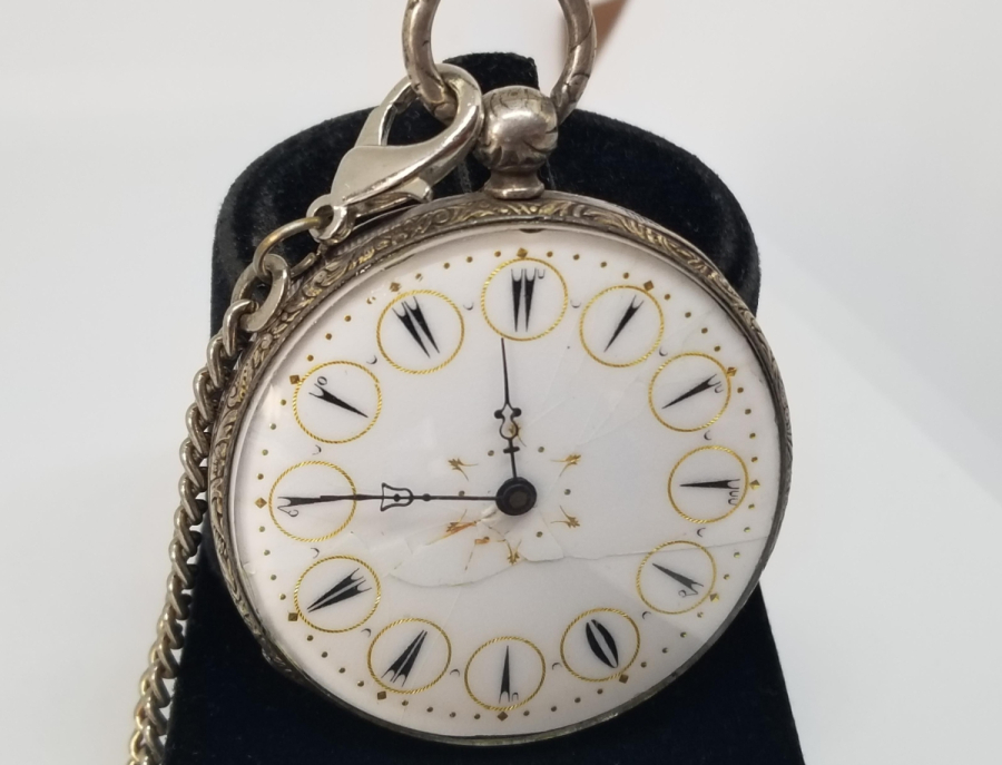 KADRANI ALTIN BEZELİ OSMANLI DÖNEMİ GÜMÜŞ KASA ARKADAN KURMALI CEP SAATİ